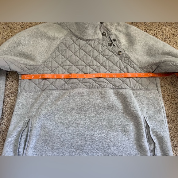 A&F Quilted Panel Light Gray Pullover Sweater - Picture 2 of 4